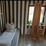 Alte Backstube Mit 3 Eingerichtet Fuer Monteure Und Firmen Appartamento *