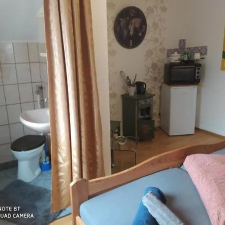 アパート Alte Backstube Mit 3 Eingerichtet Fuer Monteure Und Firmen