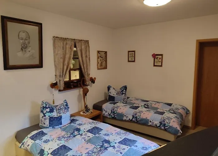 Alte Backstube Mit 3 Eingerichtet Fuer Monteure Und Firmen Appartement